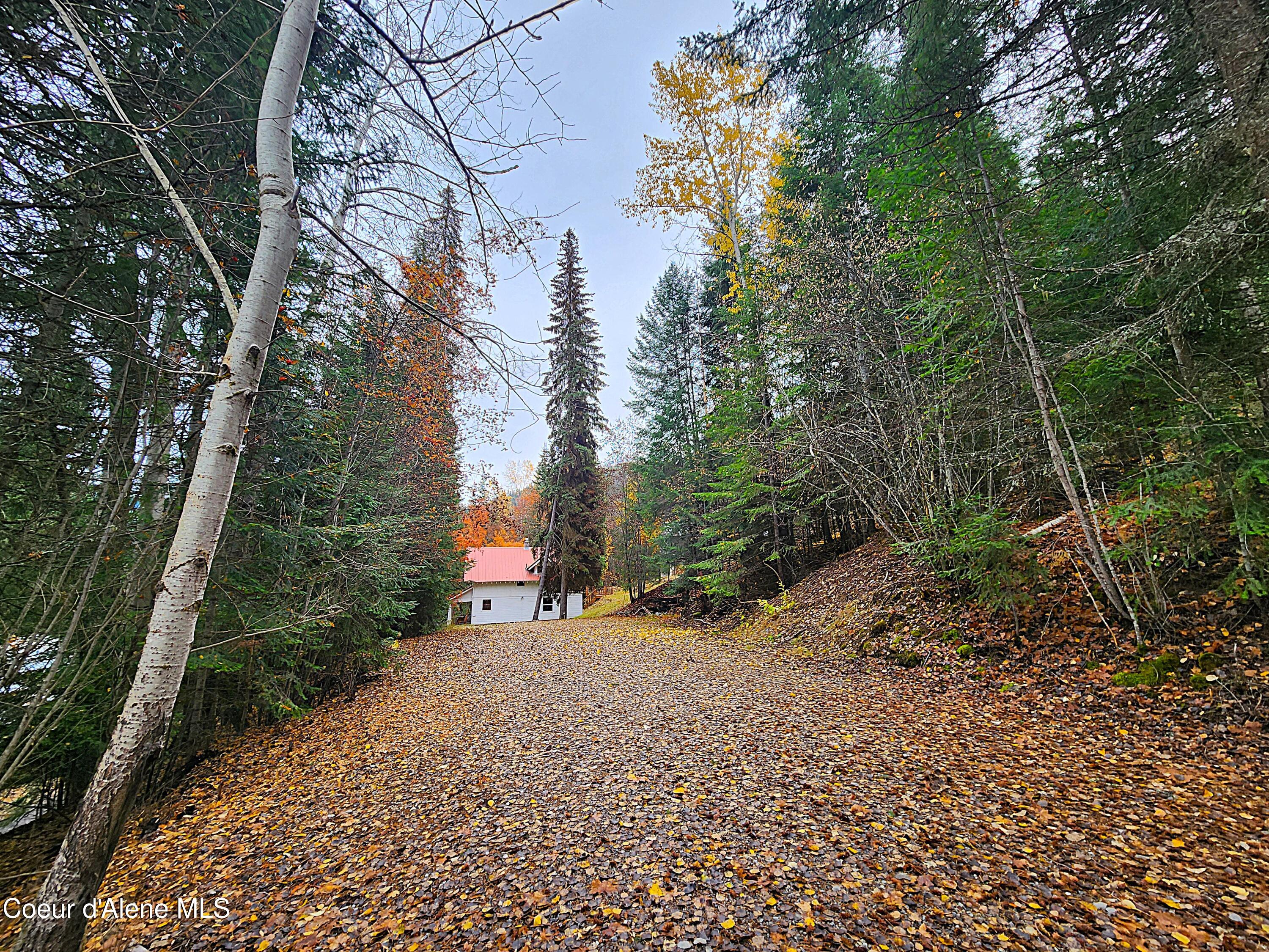 422 High Street Wallace, ID 83873 - Photo 13 of 33 Parking