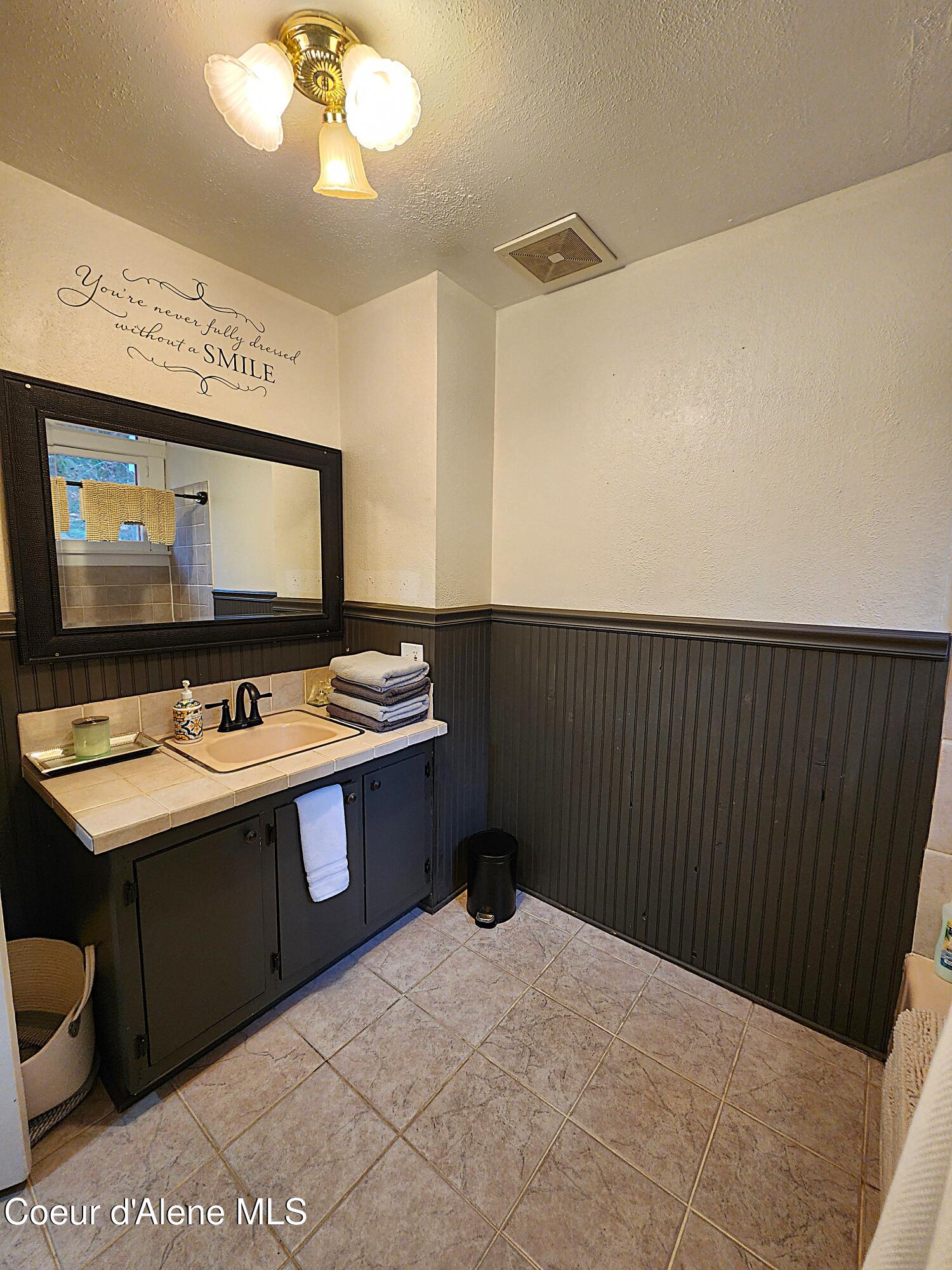 422 High Street Wallace, ID 83873 - Photo 23 of 33 Bathroom