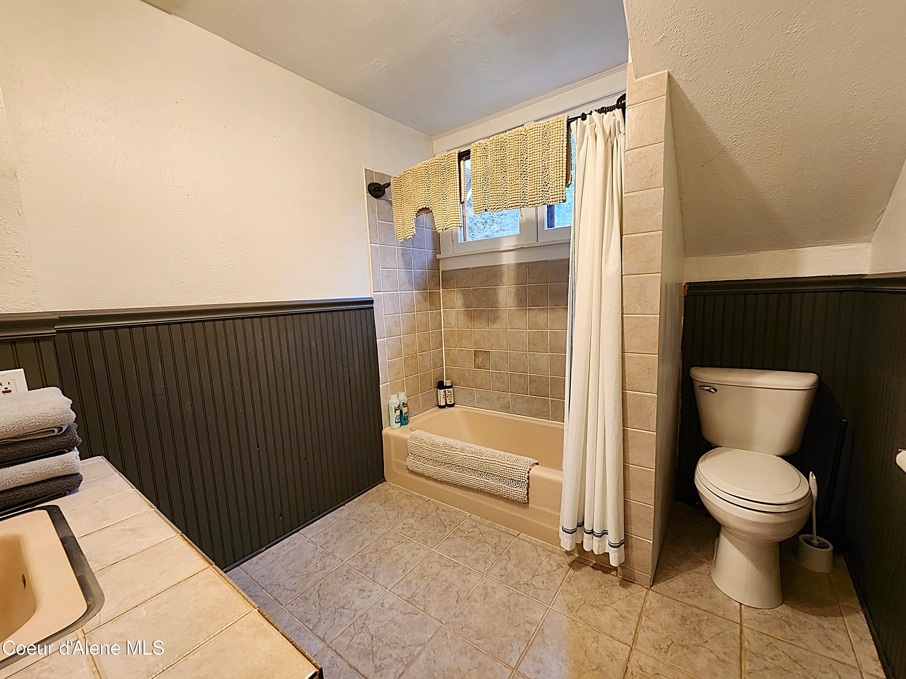 422 High Street Wallace, ID 83873 - Photo 24 of 33 Bathroom