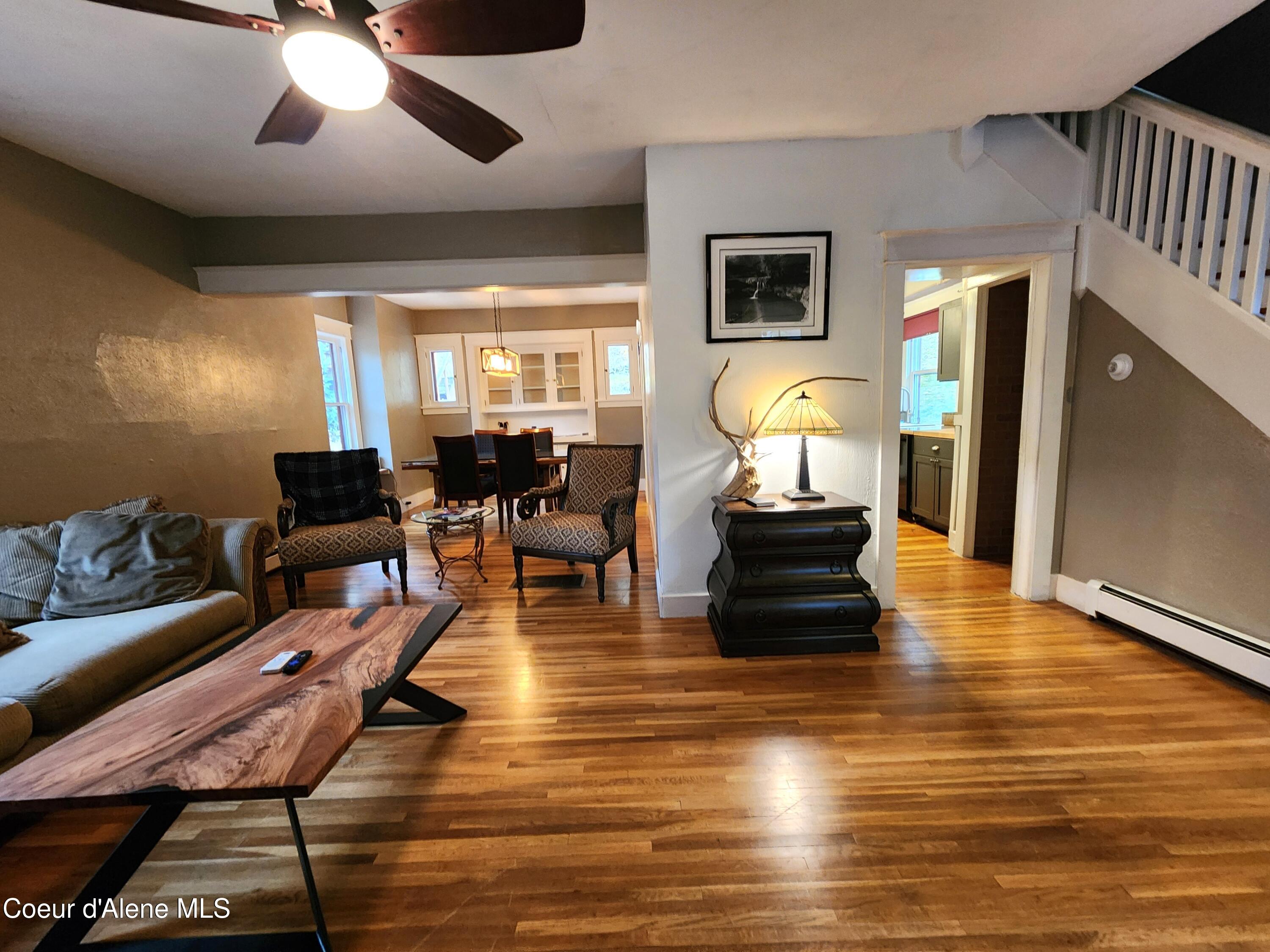 422 High Street Wallace, ID 83873 - Photo 6 of 33 Living Room