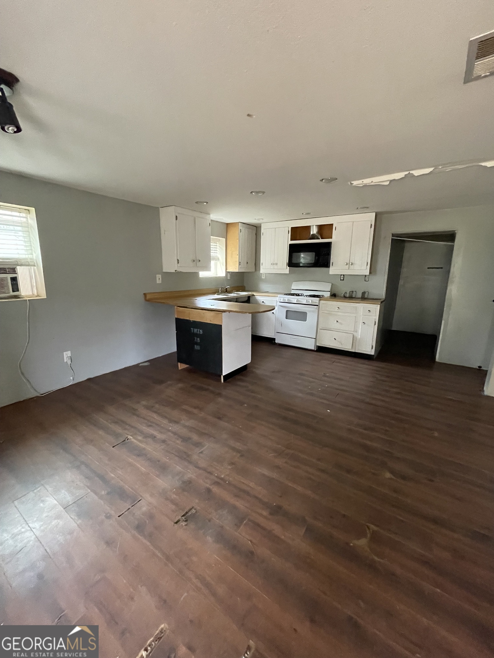 443 East Rivers Road Griffin, GA 30224 - Photo 6 of 16