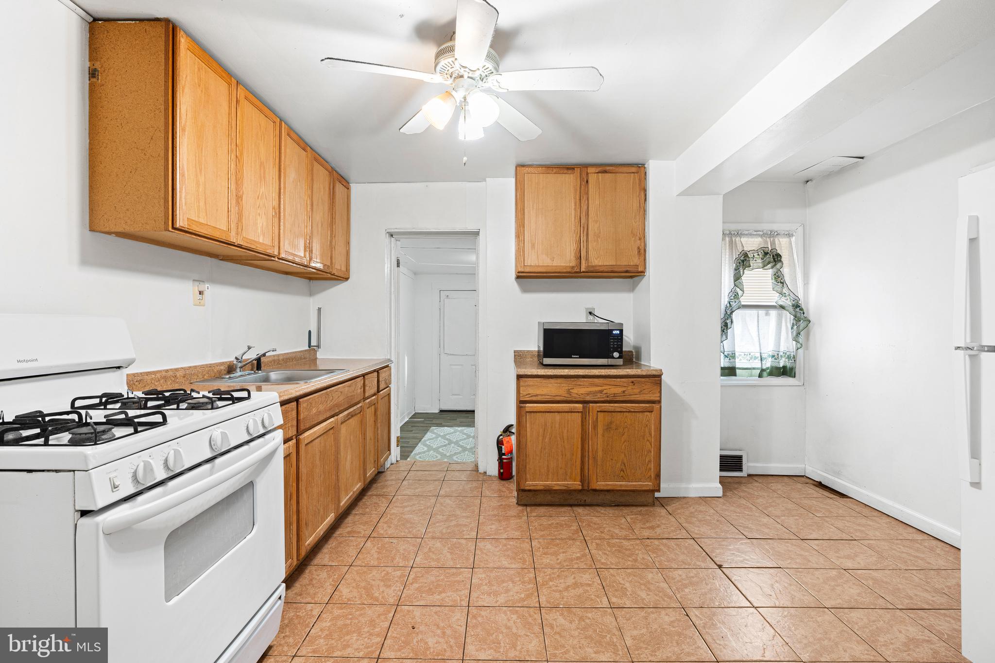 3427 West 3rd Street Marcus Hook, PA 19061 - Photo 6 of 20