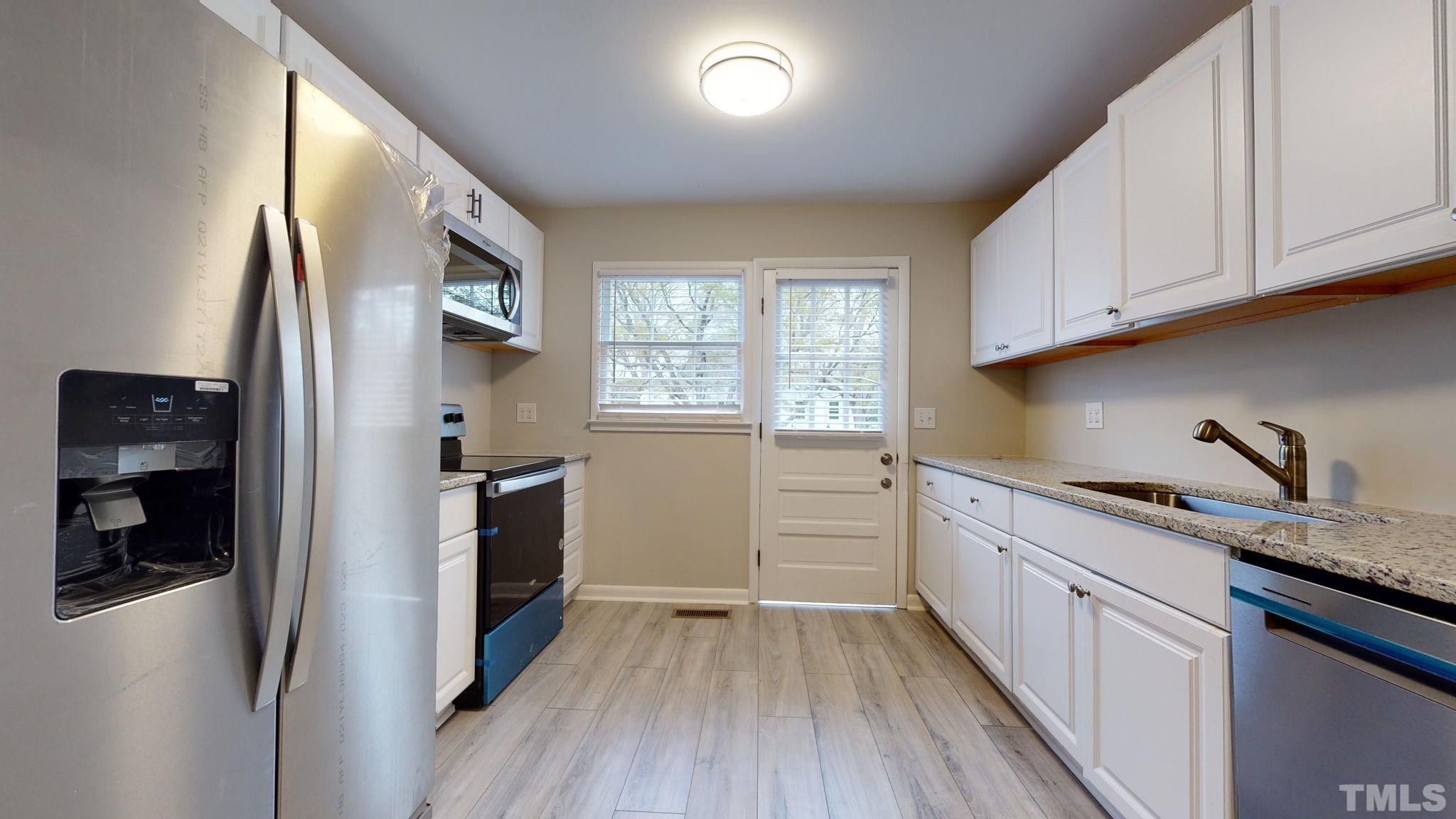 6024 Windham Drive Raleigh, NC 27609 - Photo 10 of 25 Gallery Image 10