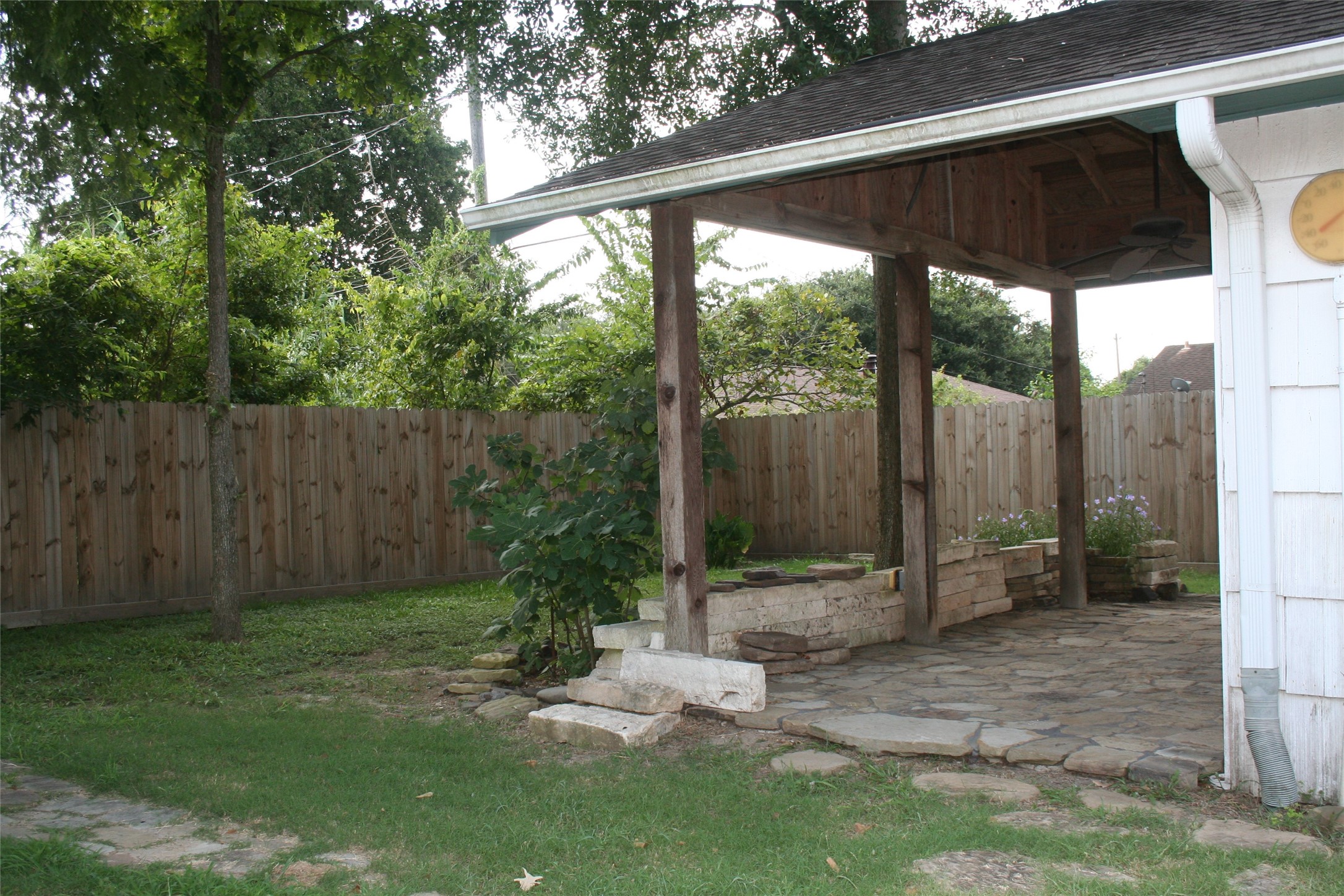 7518 El Rancho Street Houston, TX 77087 - Photo 13 of 14 Spacious back yard