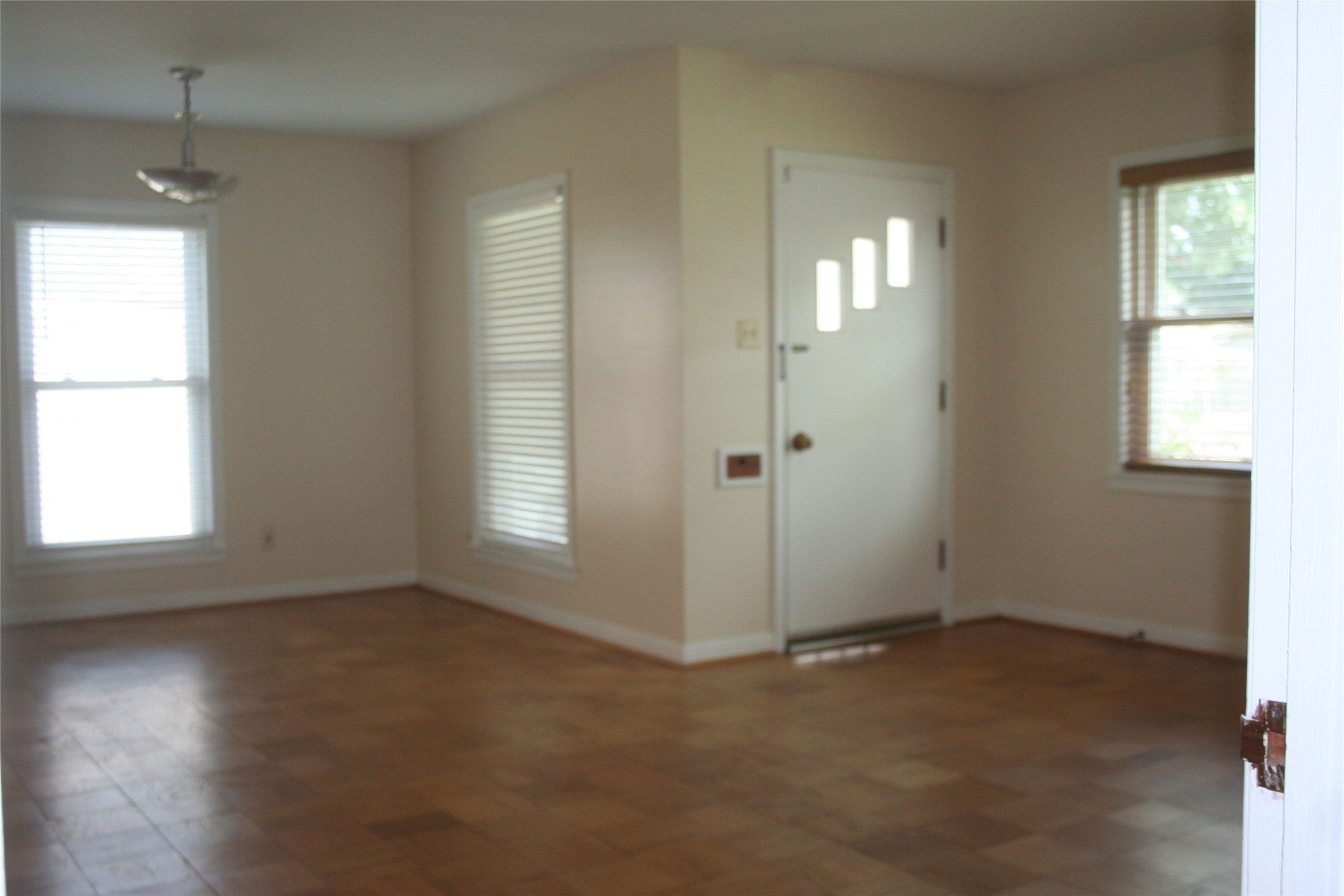 7518 El Rancho Street Houston, TX 77087 - Photo 6 of 14 Living area includes space for dining