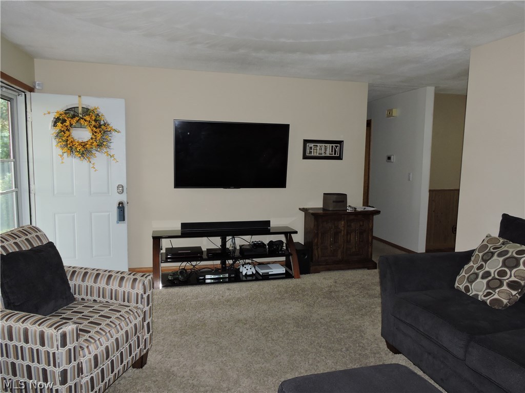 6235 Dodge Road Southwest Canton, OH 44706 - Photo 4 of 26 Gallery Image 4