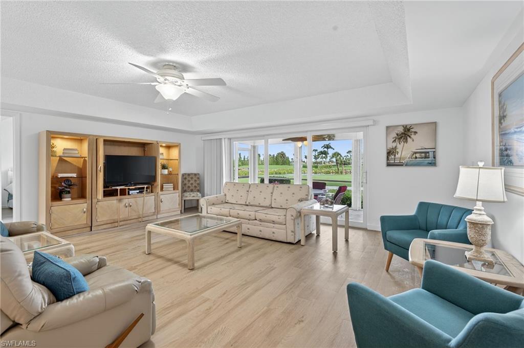 This Louisiana Model is move-in ready and located in one of the Glades most desireable locations!
