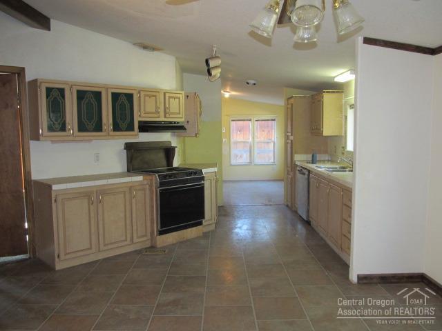 52738 Golden Astor Road La Pine, OR 97739 - Photo 2 of 17 Additional Photo
