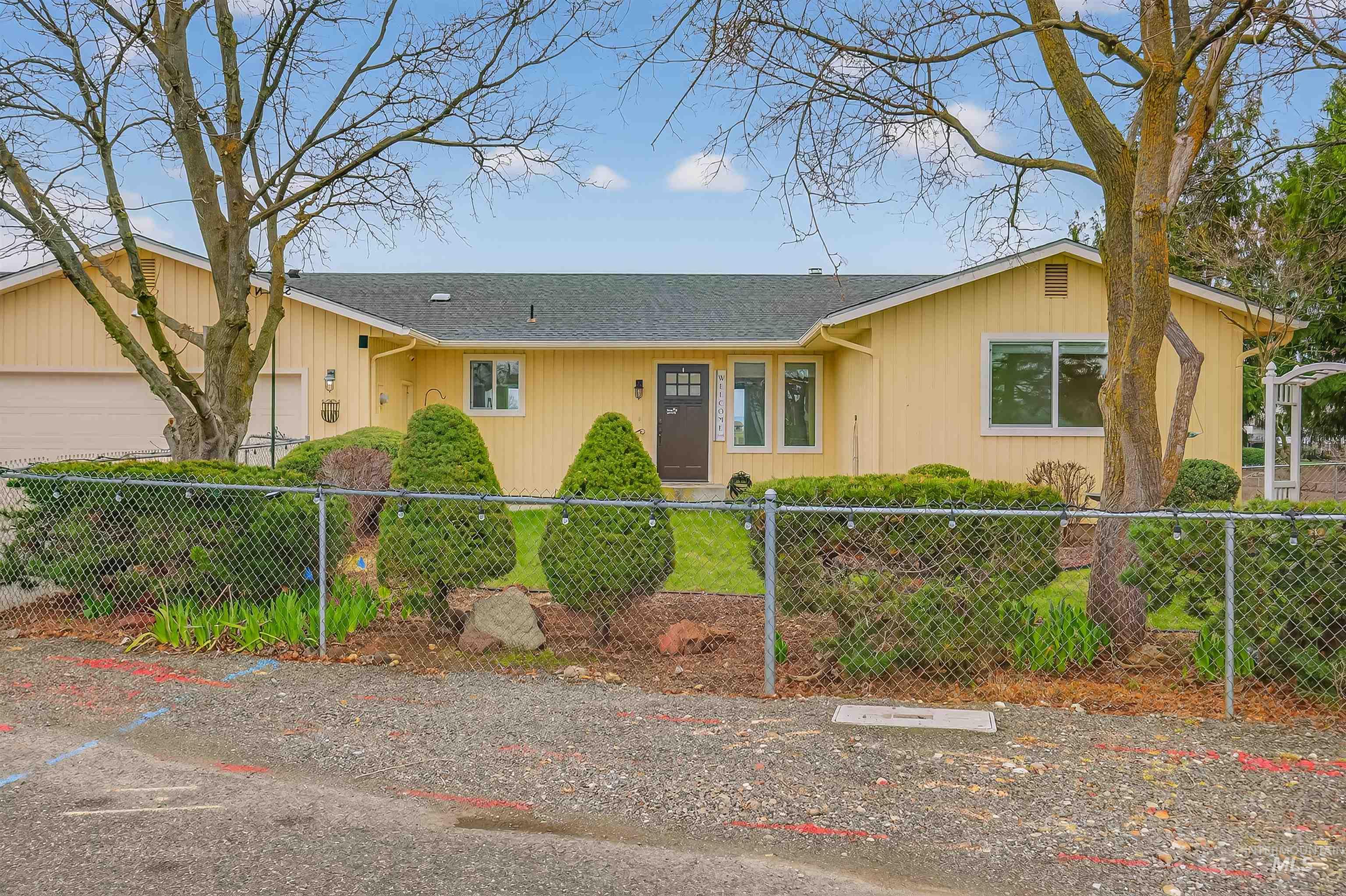 2746 Florence Court Clarkston, WA 99403 - Photo 2 of 48