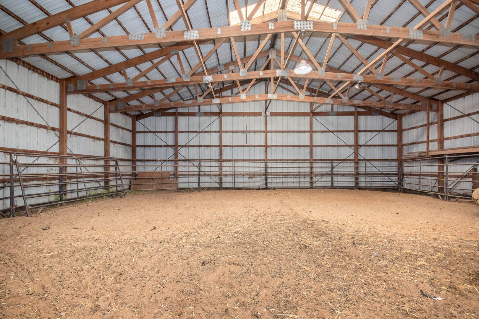 44W601 Ellithorpe Road Elgin, IL 60124 - Photo 6 of 32 a view of a indoor garage