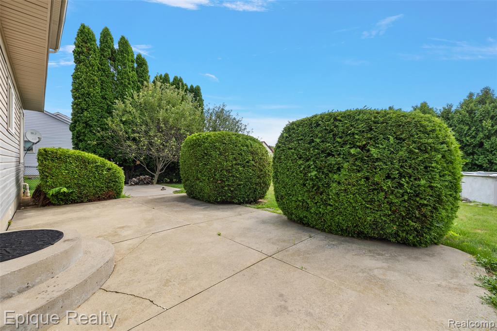 22480 Streamside Drive Macomb, MI 48044 - Photo 39 of 68 Gallery Image 39