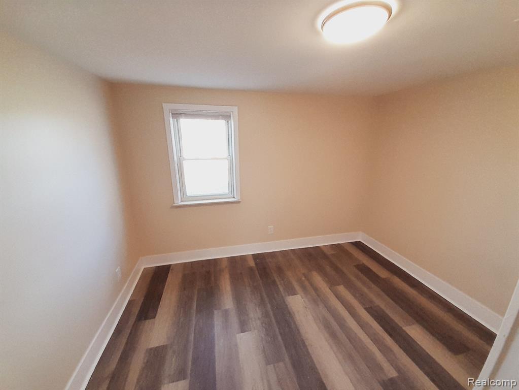 4098 East Carpenter Road Flint, MI 48506 - Photo 20 of 33