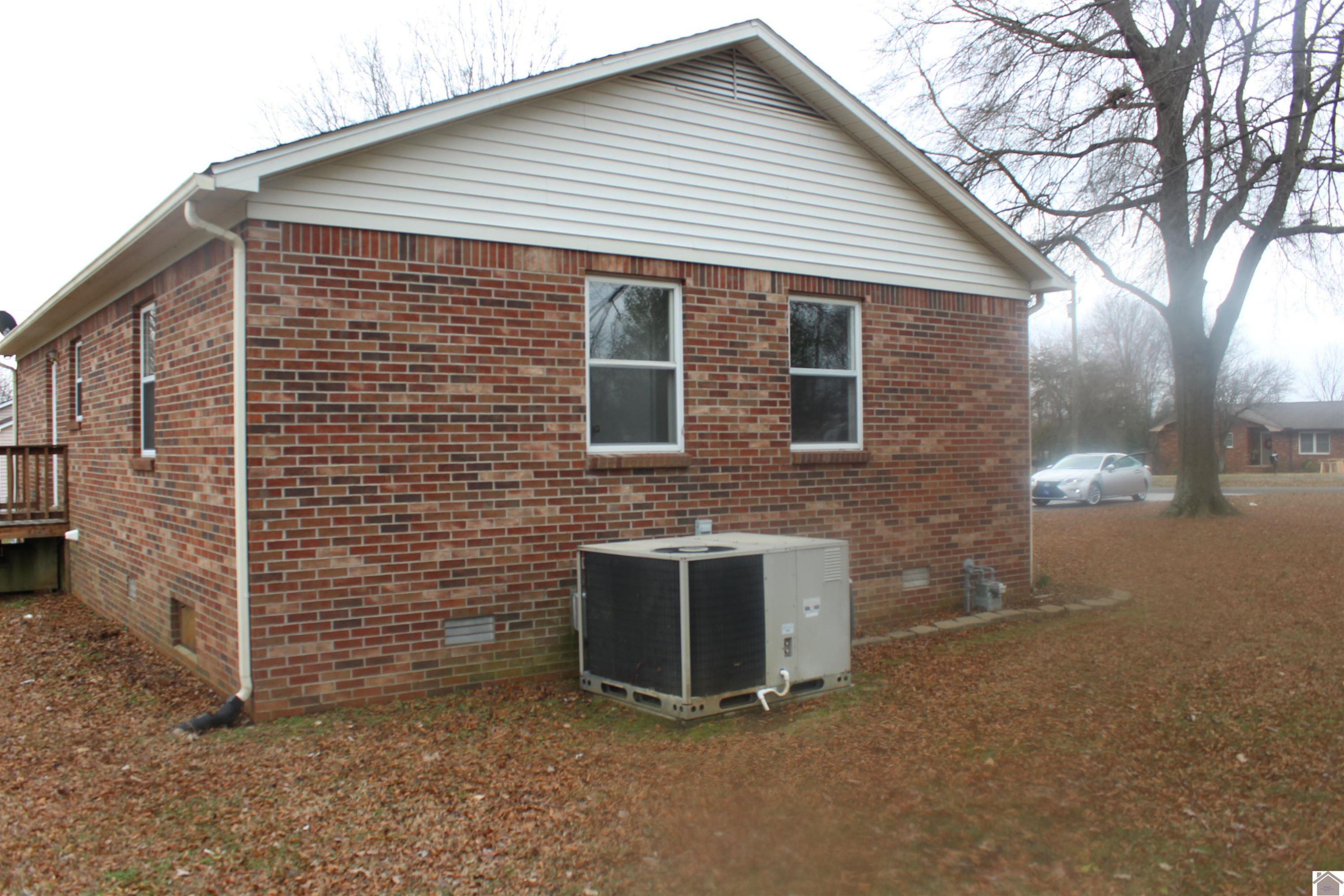 102 Perry Street Mayfield, KY 42066 - Photo 4 of 11 Photo 4
