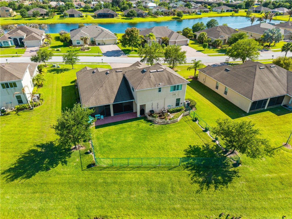 4370 9th Manor Southwest Vero Beach, FL 32968 - Photo 2 of 36