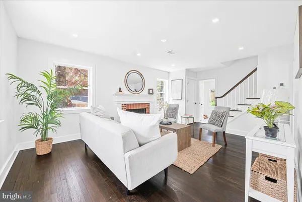 $969,000 | 2613 East-West Highway, Chevy Chase, MD 20815