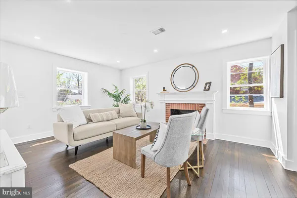 $969,000 | 2613 East-West Highway, Chevy Chase, MD 20815