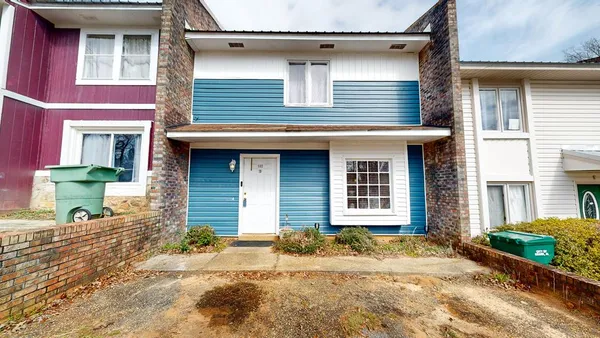 $100,000 | 592 Willow Oaks Drive, Unit D, Ozark, AL 36360