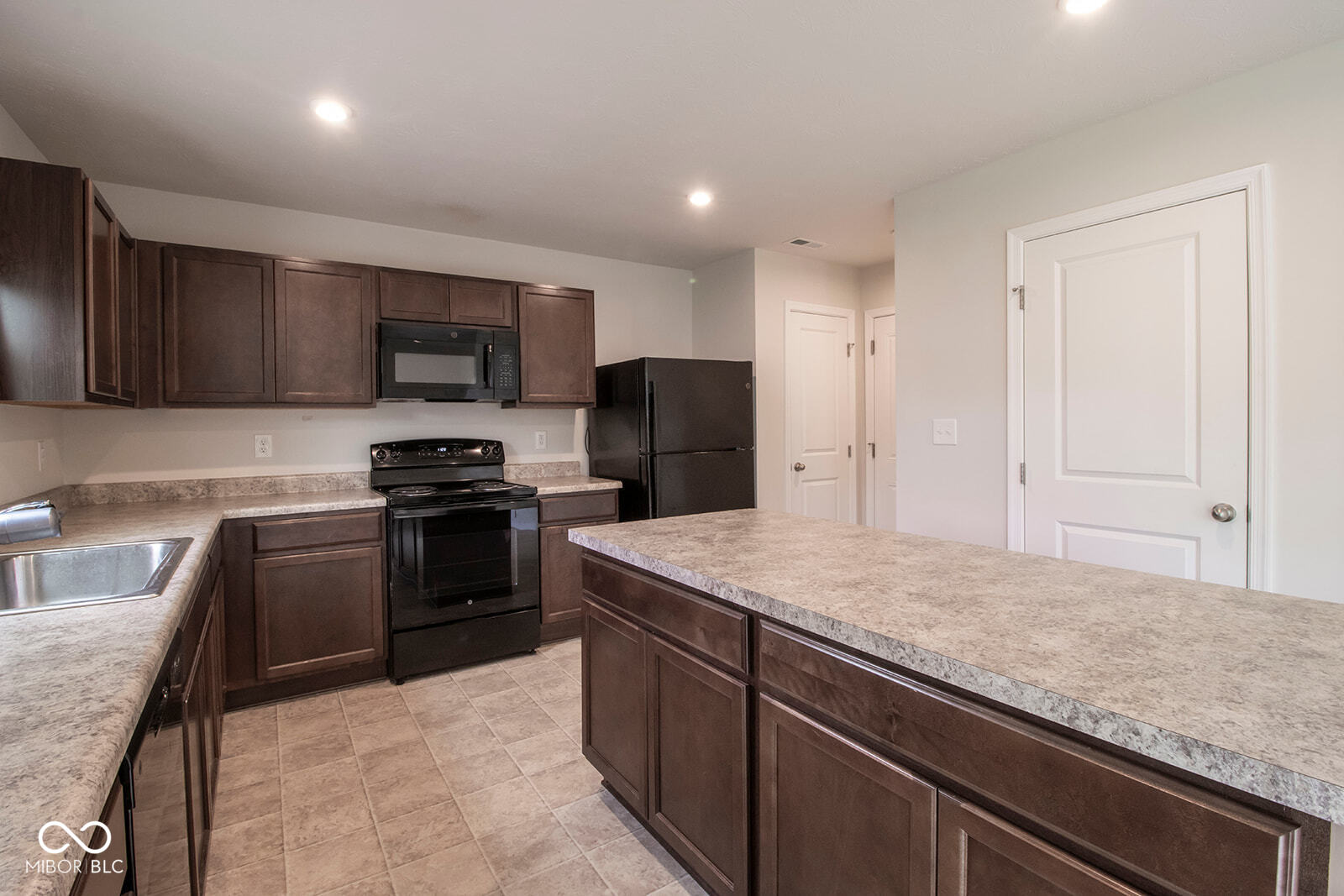 975 Red Hls Court Lebanon, IN 46052 - Photo 11 of 39