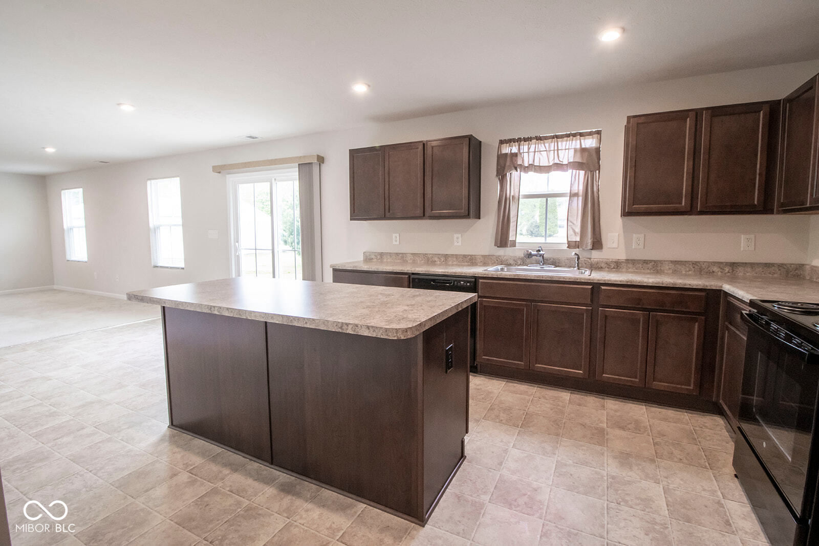 975 Red Hls Court Lebanon, IN 46052 - Photo 12 of 39