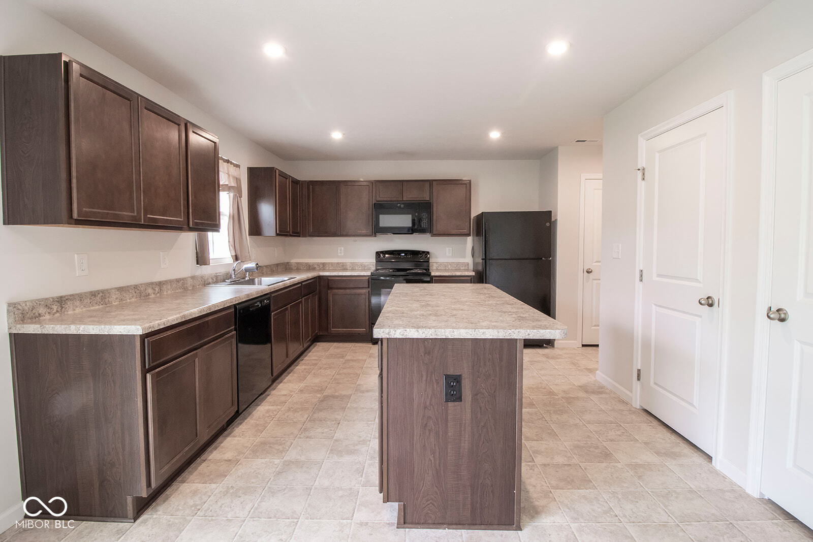 975 Red Hls Court Lebanon, IN 46052 - Photo 10 of 39