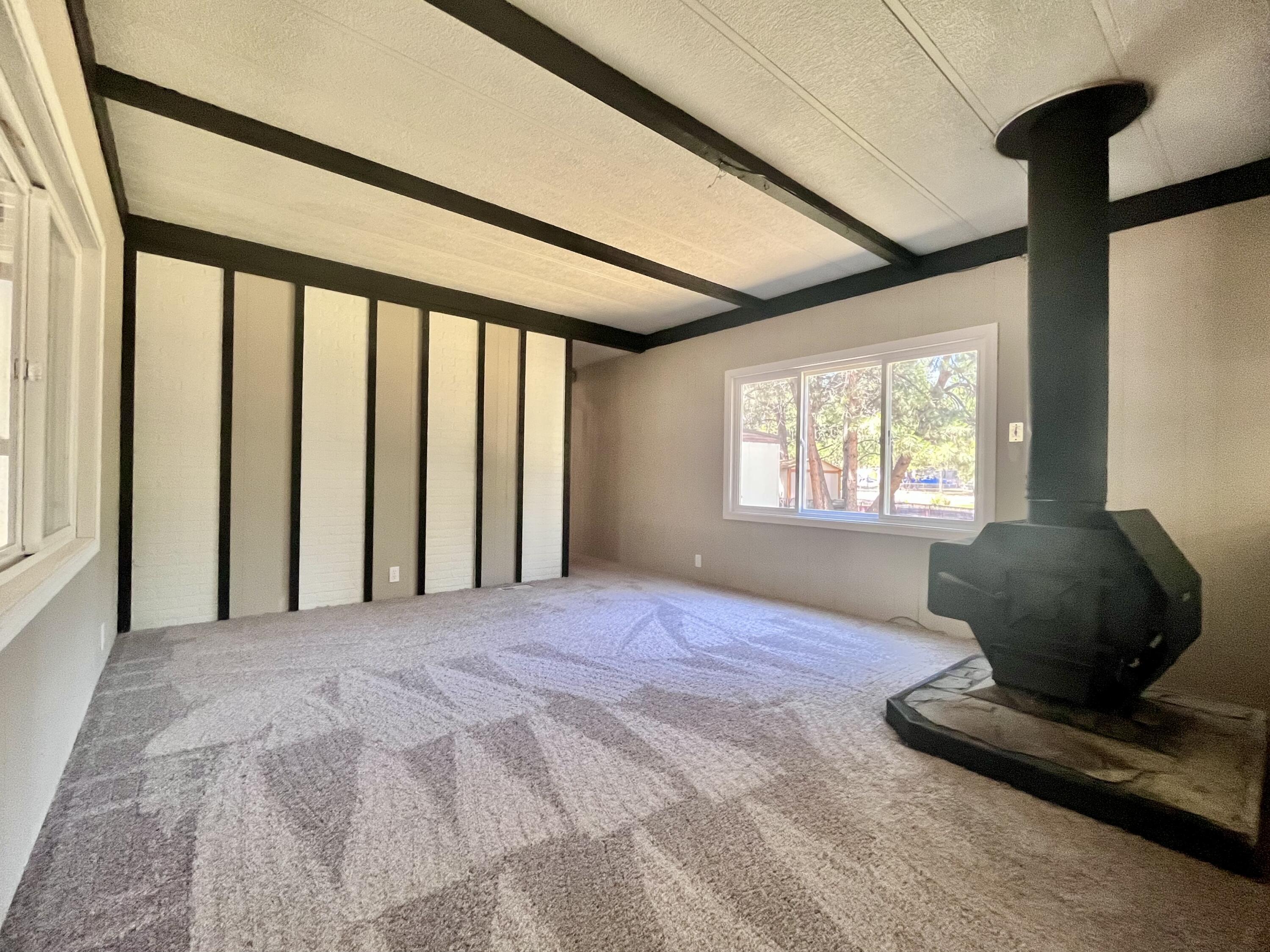 60311 Cheyenne Road, Unit 15 Bend, OR 97702 - Photo 8 of 24 IMG_3922 2
