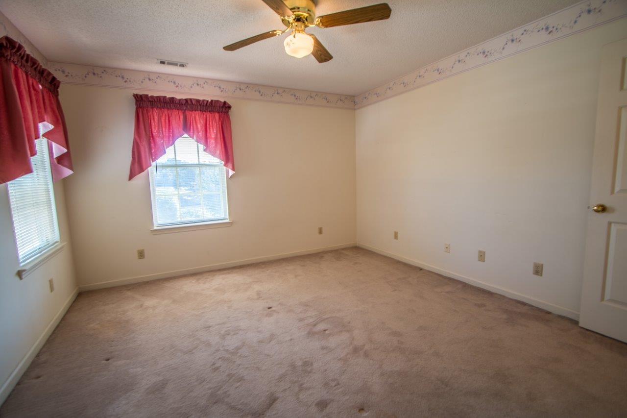 9123 Edgewater Road Chattanooga, TN 37416 - Photo 22 of 33 Guest bedroom