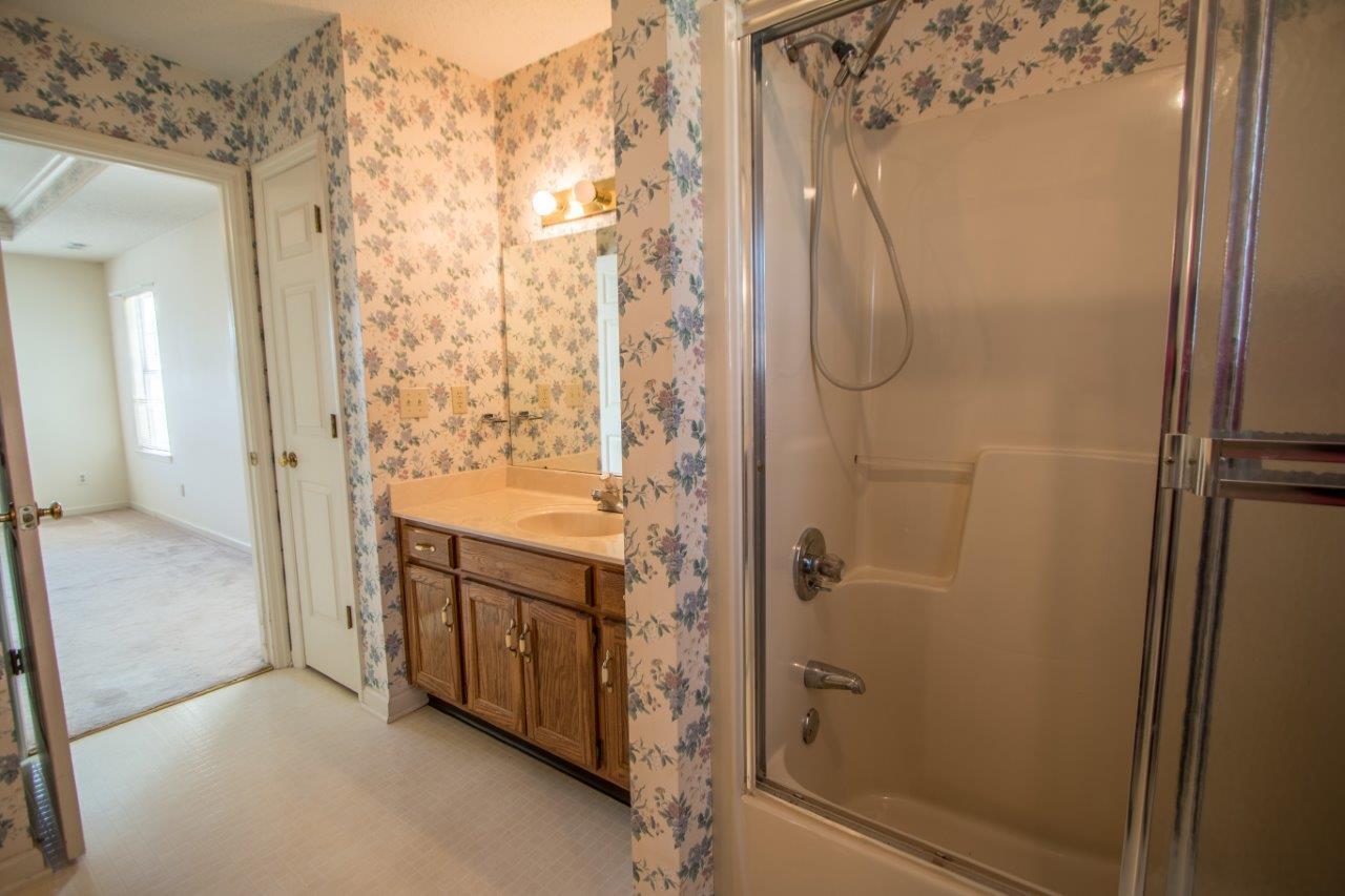 9123 Edgewater Road Chattanooga, TN 37416 - Photo 27 of 33 Master bath