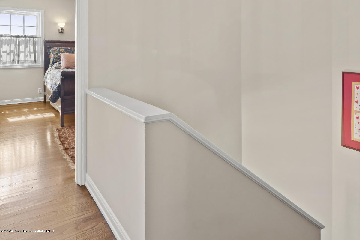 99 Annandale Road Pasadena, CA 91105 - Photo 15 of 32 Upstairs Hallway
