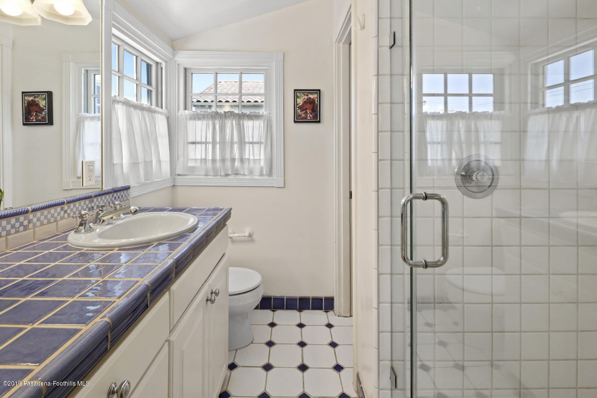 99 Annandale Road Pasadena, CA 91105 - Photo 20 of 32 Master Bath