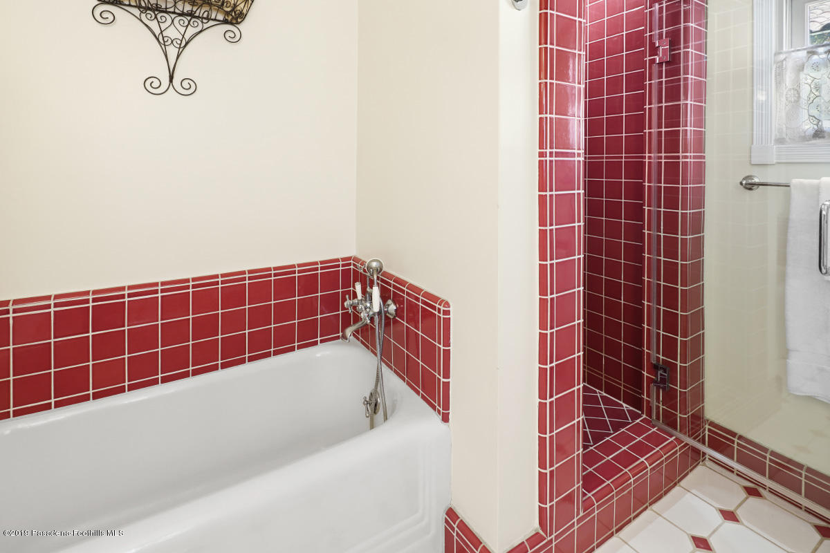 99 Annandale Road Pasadena, CA 91105 - Photo 25 of 32 Hallway Bathroom Upstairs