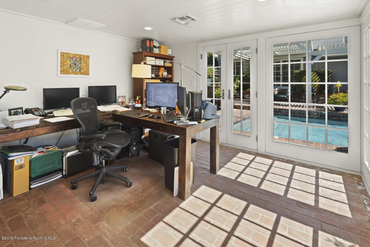 99 Annandale Road Pasadena, CA 91105 - Photo 26 of 32 Studio/office outside