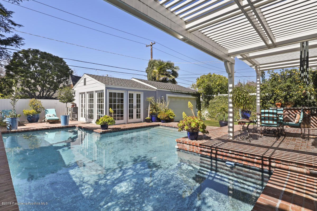 99 Annandale Road Pasadena, CA 91105 - Photo 28 of 32 Pool/Office
