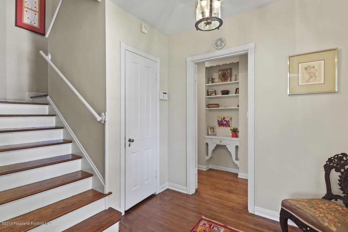 99 Annandale Road Pasadena, CA 91105 - Photo 4 of 32 Entry