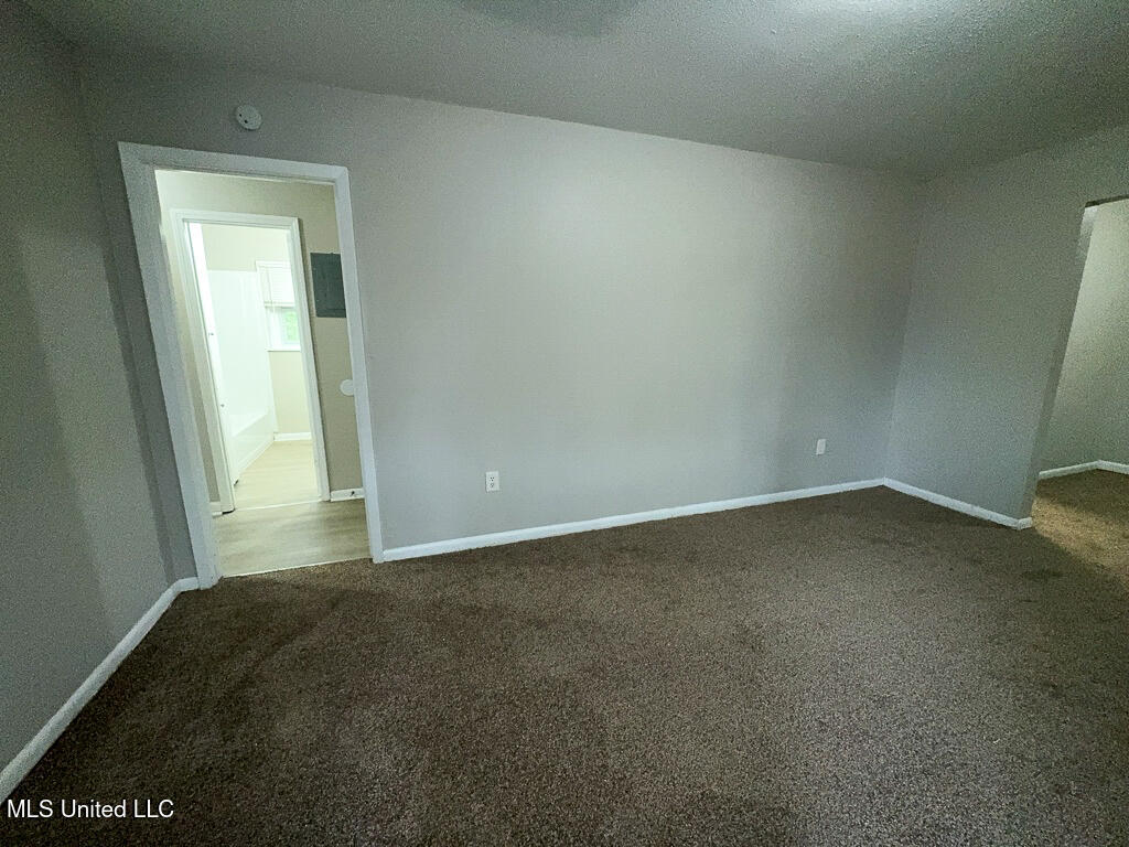 351 Lawrence Road Jackson, MS 39206 - Photo 2 of 15 2025_03_03_16_05_29