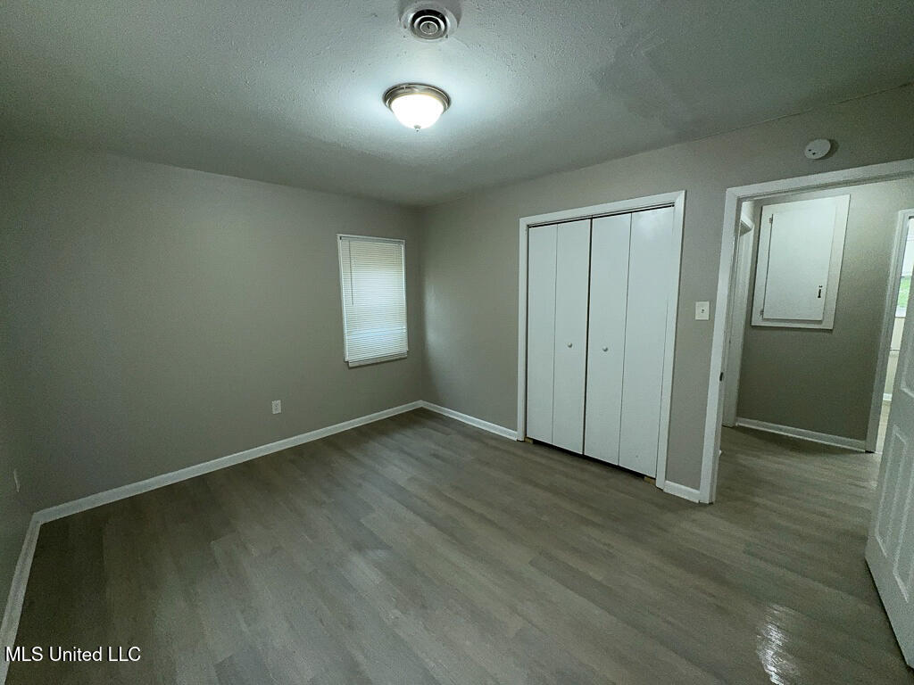 351 Lawrence Road Jackson, MS 39206 - Photo 3 of 15 2025_03_03_16_11_30