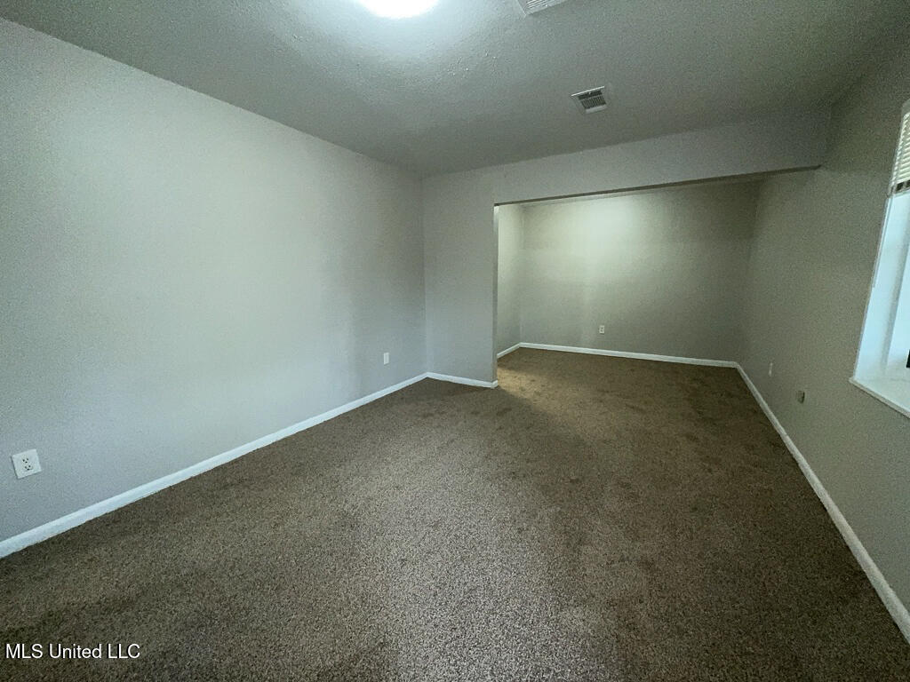 351 Lawrence Road Jackson, MS 39206 - Photo 4 of 15 2025_03_03_16_05_34