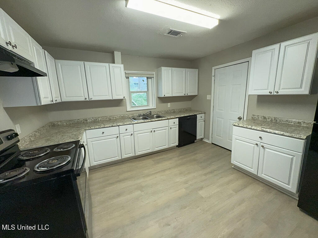 351 Lawrence Road Jackson, MS 39206 - Photo 9 of 15 2025_03_03_16_10_15