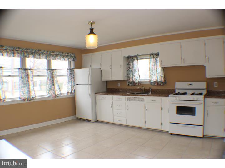 90 Edinburg Road Hamilton, NJ 08619 - Photo 6 of 12 Kitchen