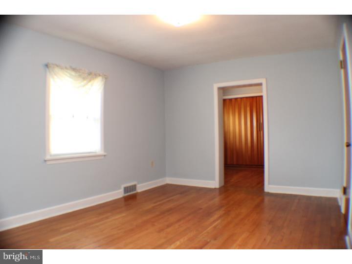 90 Edinburg Road Hamilton, NJ 08619 - Photo 9 of 12 Master Bedroom