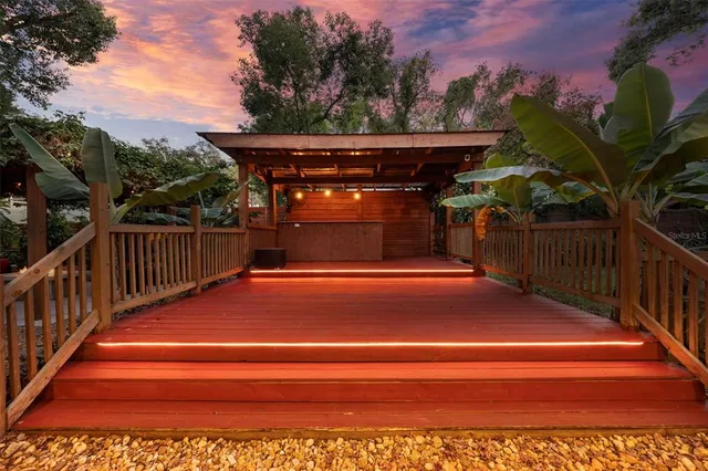 a view of a tennis court