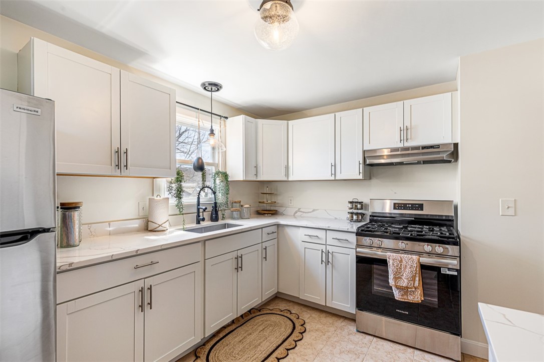 79 Archer Street Pawtucket, RI 02861 - Photo 12 of 33