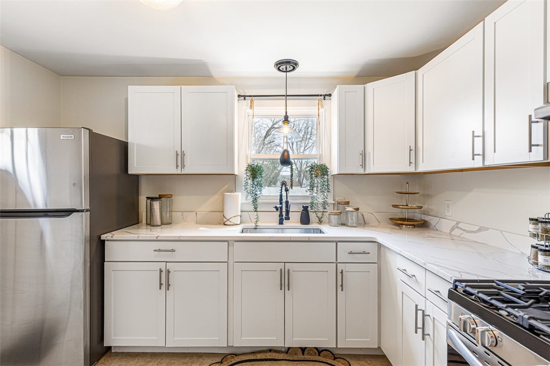 79 Archer Street Pawtucket, RI 02861 - Photo 14 of 33