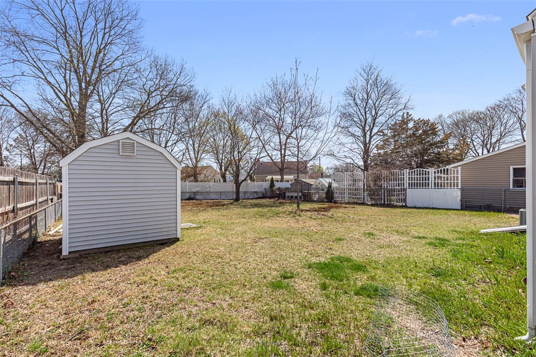 79 Archer Street Pawtucket, RI 02861 - Photo 31 of 33