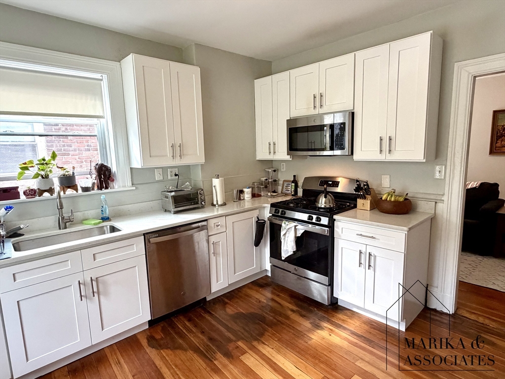 108 Winthrop Road, Unit 6 Brookline, MA 02445 - Photo 6 of 19