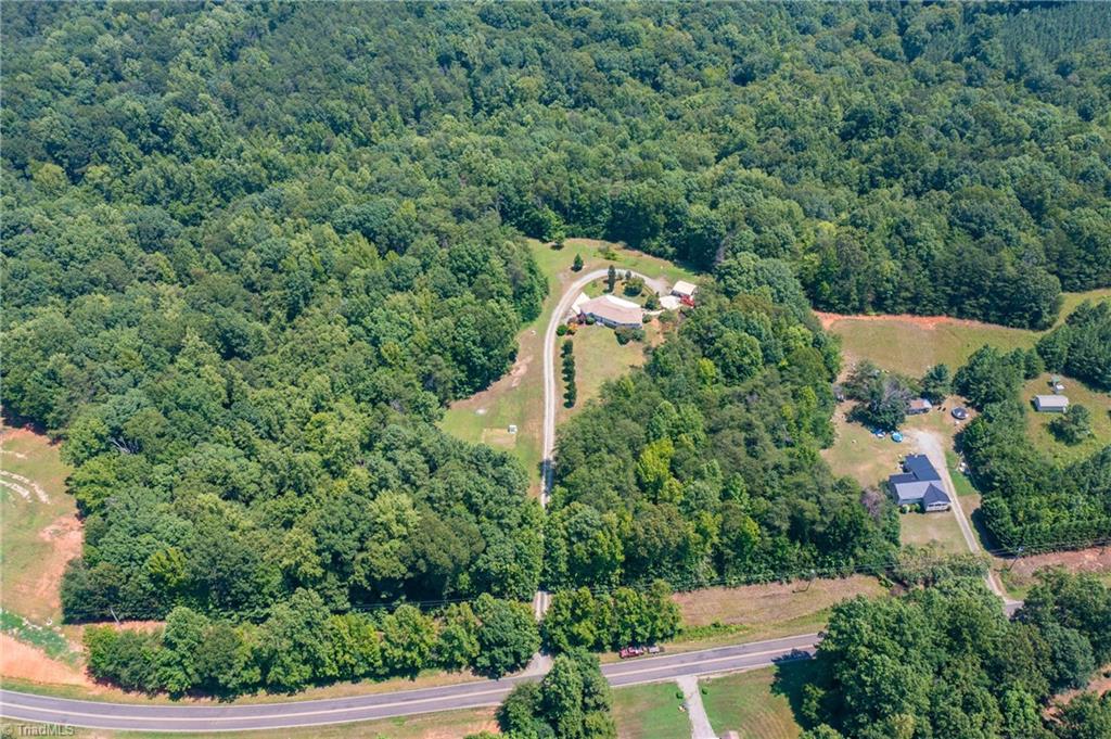 2559 Turner Road Reidsville, NC 27320 - Photo 4 of 48 Gallery Image 4