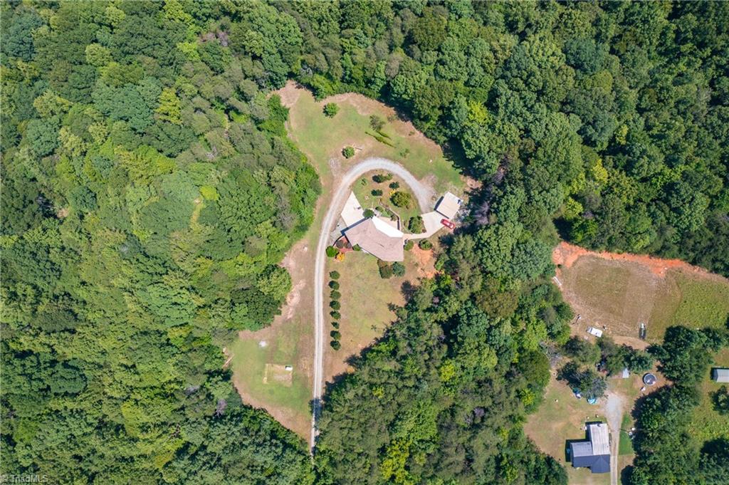 2559 Turner Road Reidsville, NC 27320 - Photo 5 of 48 Gallery Image 5