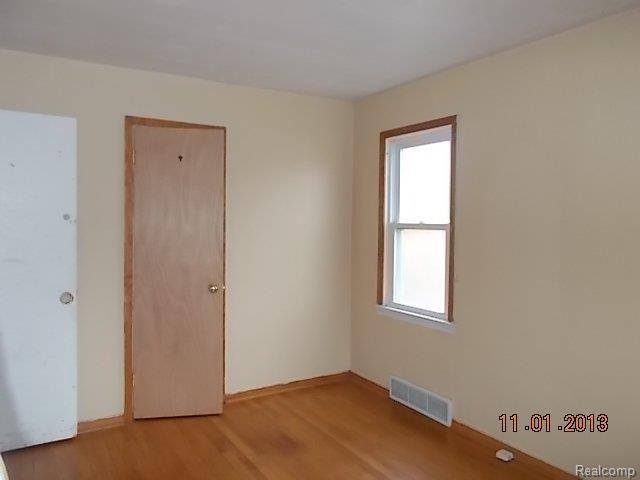 6884 Rutherford Street Detroit, MI 48228 - Photo 14 of 14 DSCN0126.JPG