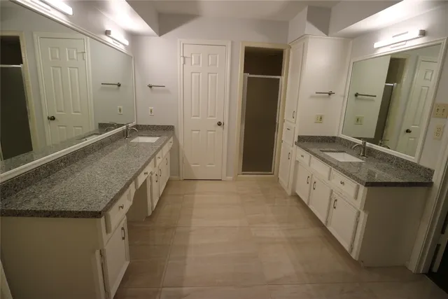 $2,400 | 9939 Kemp Forest Drive, Houston, TX 77080