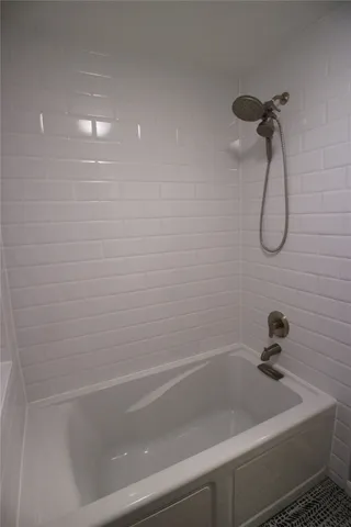 $2,400 | 9939 Kemp Forest Drive, Houston, TX 77080