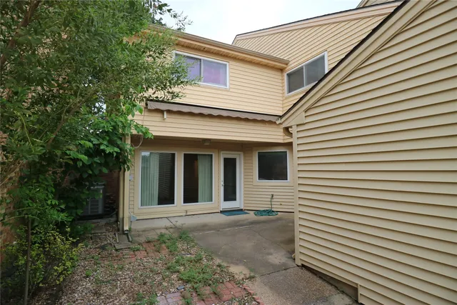 $2,400 | 9939 Kemp Forest Drive, Houston, TX 77080